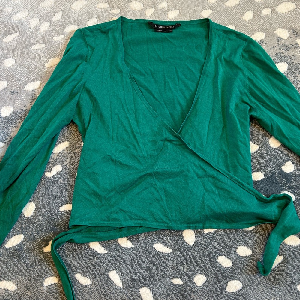 Soft wrap or tie closure top